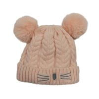 Světlerůžová čepice s čumákem a bambulemi 