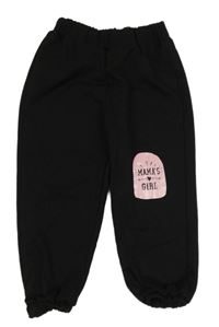 Černé tepláky s růžovým potiskem s nápisy SHEIN