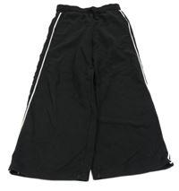 Černé široké tepláky s bílým pruhem F&F