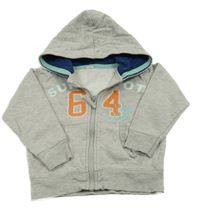 Světlešedá propínací mikina s číslem a kapucí