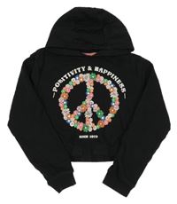 Černá crop mikina s potiskem a kapuící