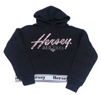 Černá crop mikina s logy a kapucí zn. Hersey