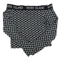 Černo-bílé vzorované crop triko s nápisy River Island