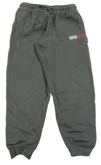 Tmavošedé tepláky s nápisem