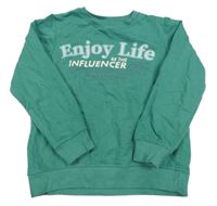 Zelená mikina s nápisem 