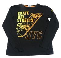 Černé triko s nápisem a skatem Chapter young