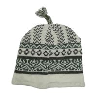 Bílo-khaki vzorovaná čepice s třásní 