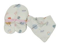 3set - Bílá žebrovaná bavlněná čepice s obrázky + rukavičky + slinták