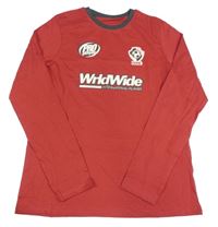 Červené triko s nápisy George