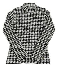 Bílo-černý vzorovaný úpletový svetr 