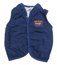 Tmavomodrá šusťáková prošívaná zateplená vesta s výšivkou 