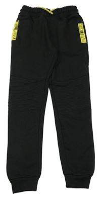 Černé tepláky se žlutým pruhem x-mail