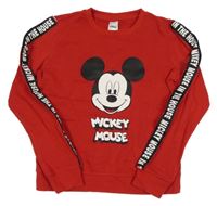Červeno-černá mikina s nápisy a Mickeym C&A