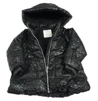 Černá vzorovaná šusťáková prošívaná zimní bunda s kapucí Matalan