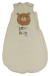 Béžovo-bílý pruhovaný bavlněný lehce zateplený spací pytel s medvídkem John Lewis