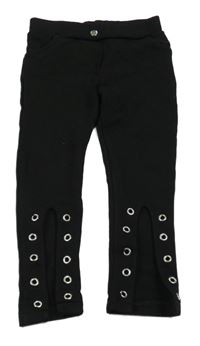 Černé tregíny s rozparky a cvočky