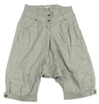 Světlekhaki capri plátěné turecké kalhoty Vertbaudet