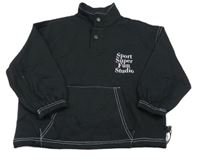 Černá oversize mikina s nápisy a kapsou sinsay