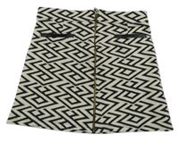 Nové - smetanovo-černá vzorovaná propínací sukně RIVER ISLAND