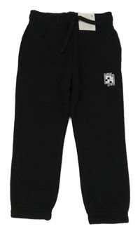 Nové - černé tepláky s potiskem F&F