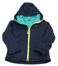 Tmavomodrá softshellová funkční bunda s kapucí Quechua