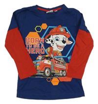 Tmavomodro-červené triko s tlapkovou patrolou 