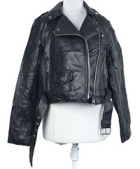 Dámský černý koženkový crop křivák s páskem Pull&Bear 