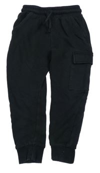 Černé tepláky F&F