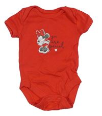 Červené body s Minnie George