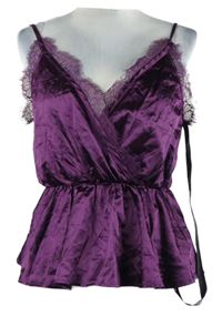 Nové - Dámský fialový saténový peplum top s krajkou PrettyLittle Thing