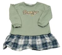 Světlekhaki teplákové šaty s nápisem a kostkovanou sukní PRIMARK