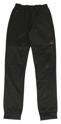 Antracitové sportovní kalhoty s nášivkou 