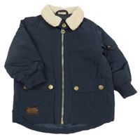 Tmavomodrá šusťáková zateplená parka s nášivkou a huňatým límečkem Next