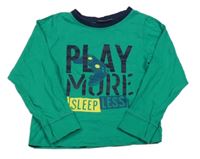 Zelené triko s ovladačem a nápisem