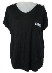 Dámské černé volné tričko se vzorem 