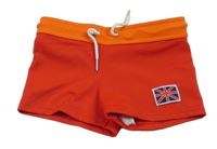 Červeno-oranžové nohavičkové plavky s vlajkou orchestra