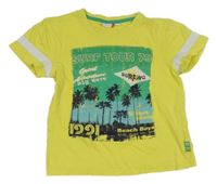 Tmavožluté tričko s palmami a nápisy a čísly BERTI