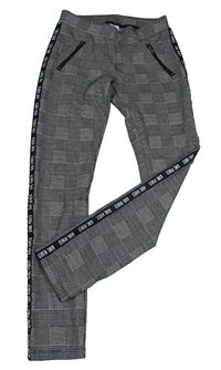 Šedo-černé kostkované tregíny s pruhem s nápisy C&A