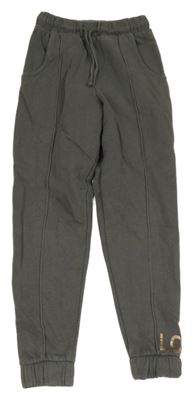 Tmavošedé tepláky s nápisem George