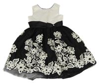 Černo-bílé slavnostní šaty s květinami