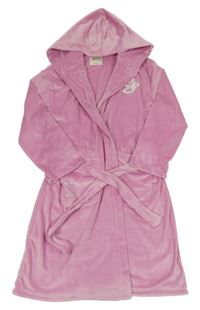 Světlerůžový plyšový župan s písmenem a kapucí 