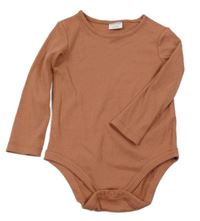 Hnědé žebrované body F&F