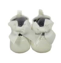 Nové - Bílé lakované capáčky