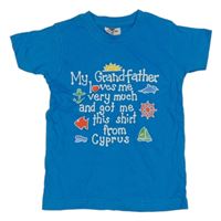 Modré tričko s nápisem