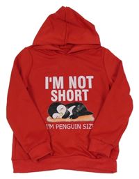 Červená mikina s tučňákem a kapucí 