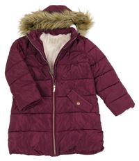 Vínový prošívaný šusťákový zimní kabát s odepínací kapucí s kožešinou John Lewis