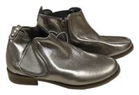 Nové - stříbrné koženkové kotníkové boty Dunnes vel. 33