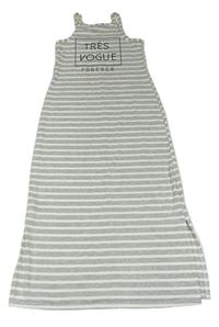 Šedo-bílé pruhované dlouhé šaty s nápisem Yd.
