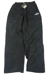 Nové- Černé šusťákové kalhoty Umbro