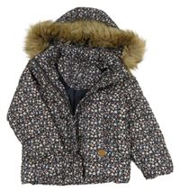 Tmavomodrá kytičkovaná šusťáková zimní bunda s kapucí C&A